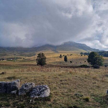 Ferienwohnung La Tana Del Capriolo Prati di Tivo Exterior foto
